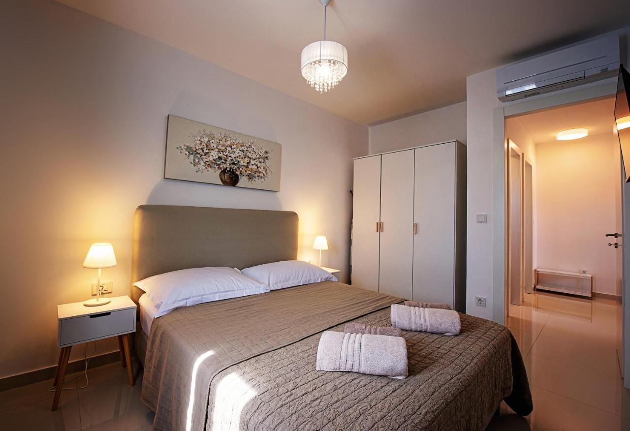 Sea Front Apartments Ivana Rogoznica  Ngoại thất bức ảnh