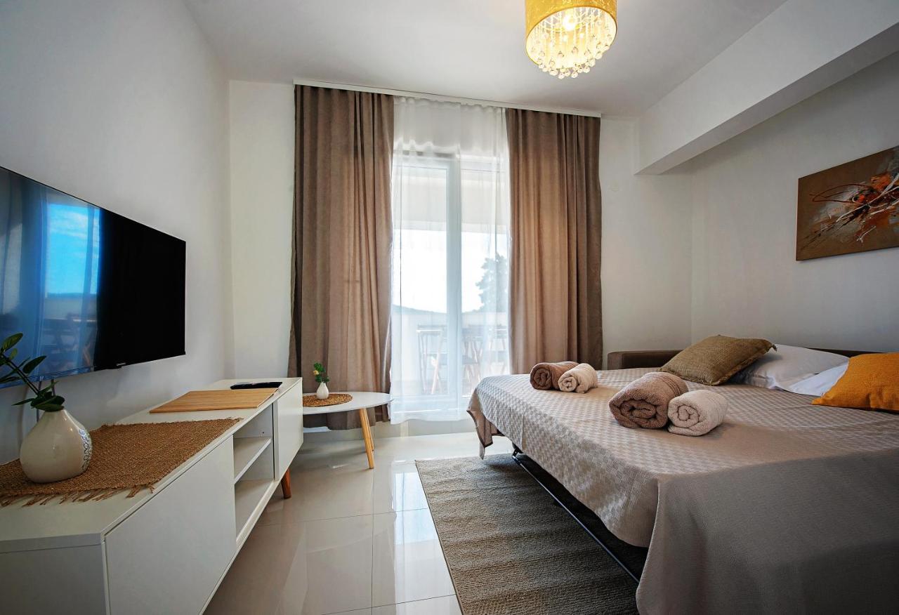 Sea Front Apartments Ivana Rogoznica  Ngoại thất bức ảnh