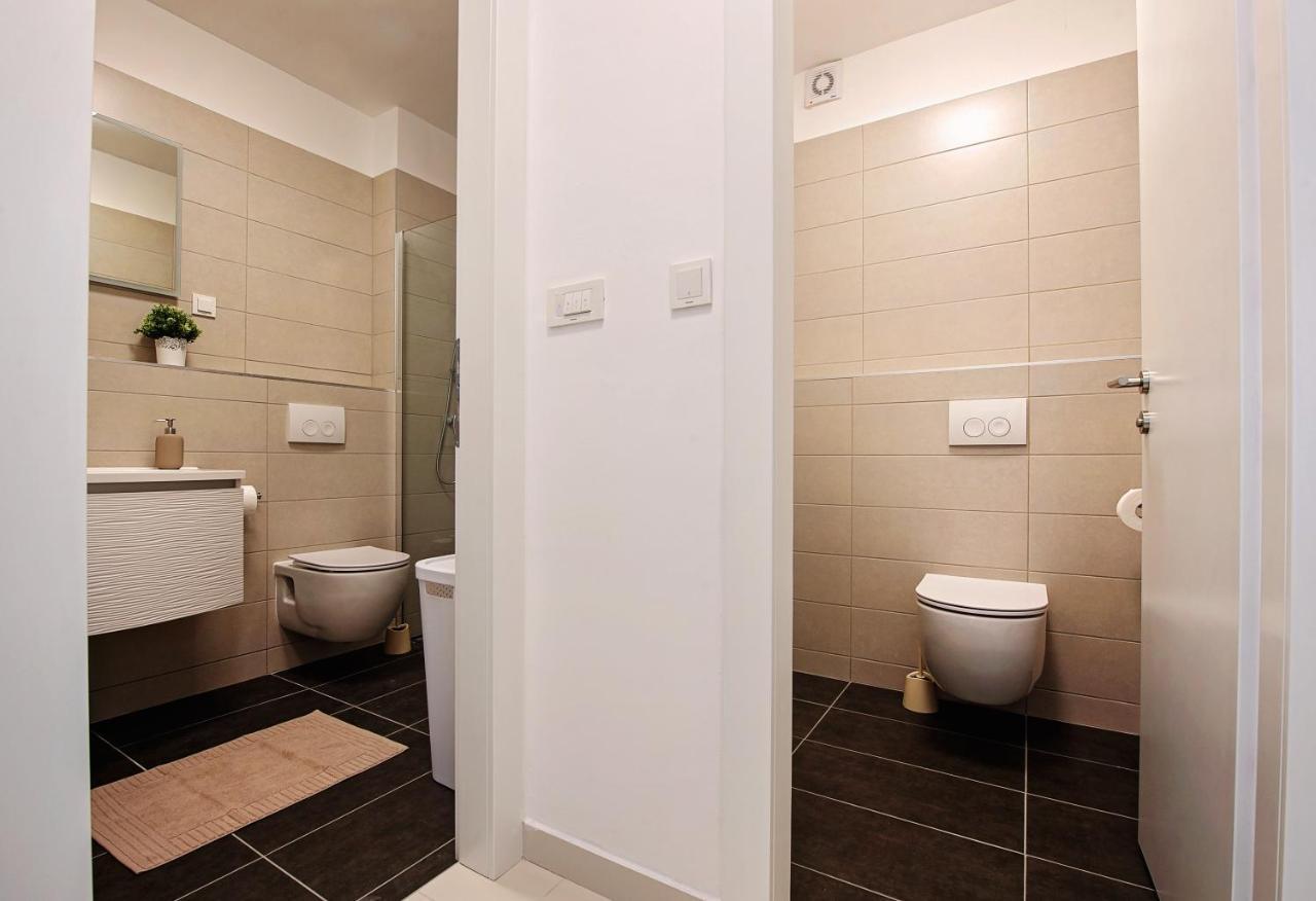 Sea Front Apartments Ivana Rogoznica  Ngoại thất bức ảnh