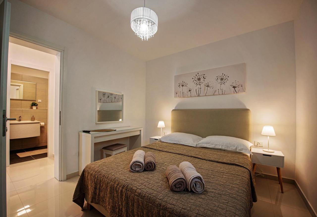 Sea Front Apartments Ivana Rogoznica  Ngoại thất bức ảnh