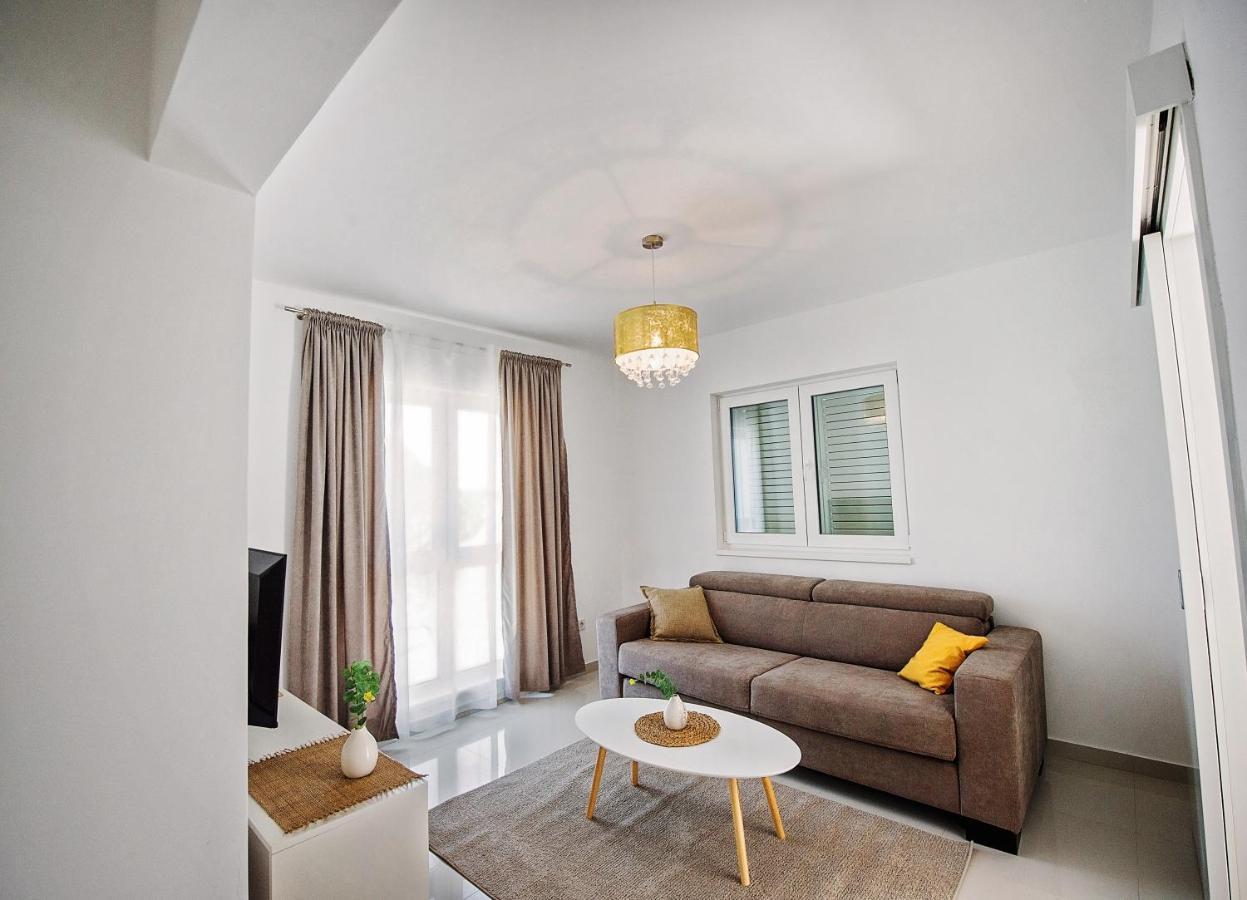 Sea Front Apartments Ivana Rogoznica  Ngoại thất bức ảnh